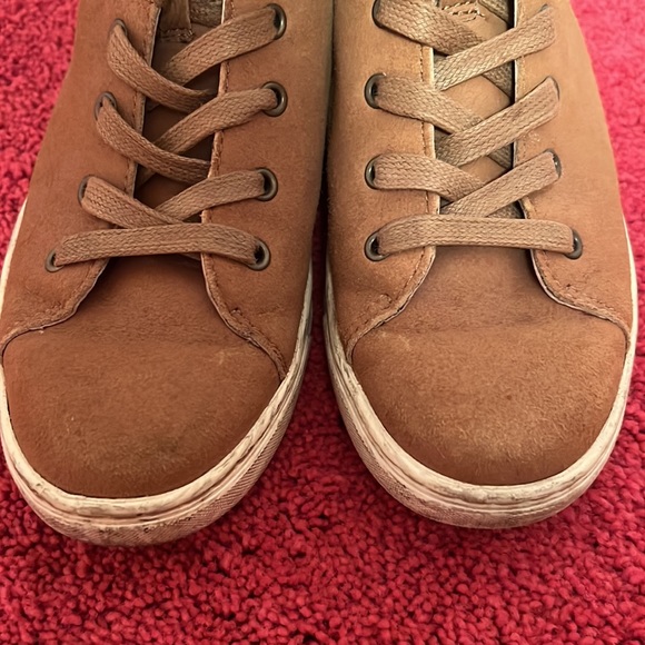 Ugg Sneakers - Picture 5 of 6